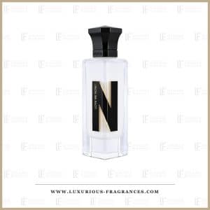 En flaske »Love Me Now!« fra Naseem, alkoholfri eau de parfum til både mænd og kvinder, 75 ml, i hvidt, frostet glas