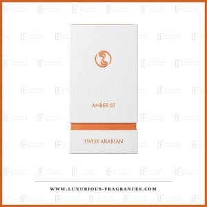 Geschenkset „Amber 07“ von Swiss Arabian, weiße Schachtel mit kupferorangefarbenem Aufdruck, Eau de Parfum 50 ml
