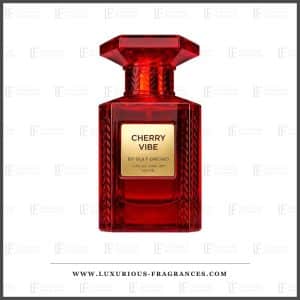Flakon „Cherry Vibe“ von Gulf Orchid, Eau de Parfum, 100 ml, rubinroter Würfel mit vergoldeter Plakette
